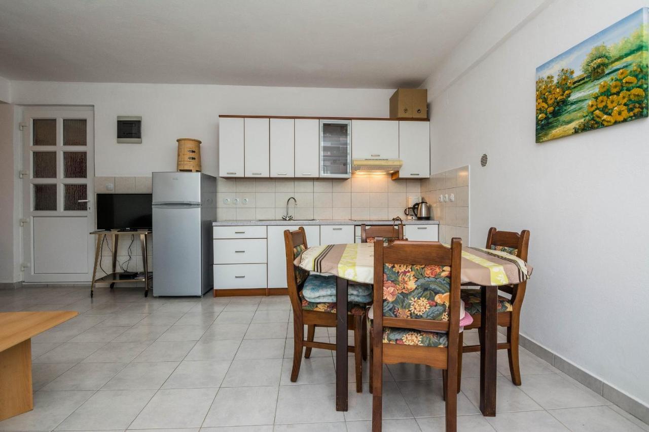 Apartments Gogoljak Vir Eksteriør billede